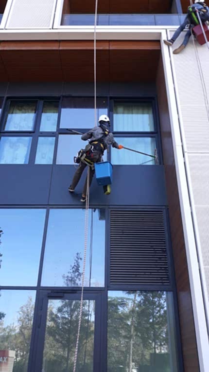 Ücretsiz Keşif, dış cephe cam temizliği, dış cephe temizliği, iple erişim, endüstriyel dağcılık